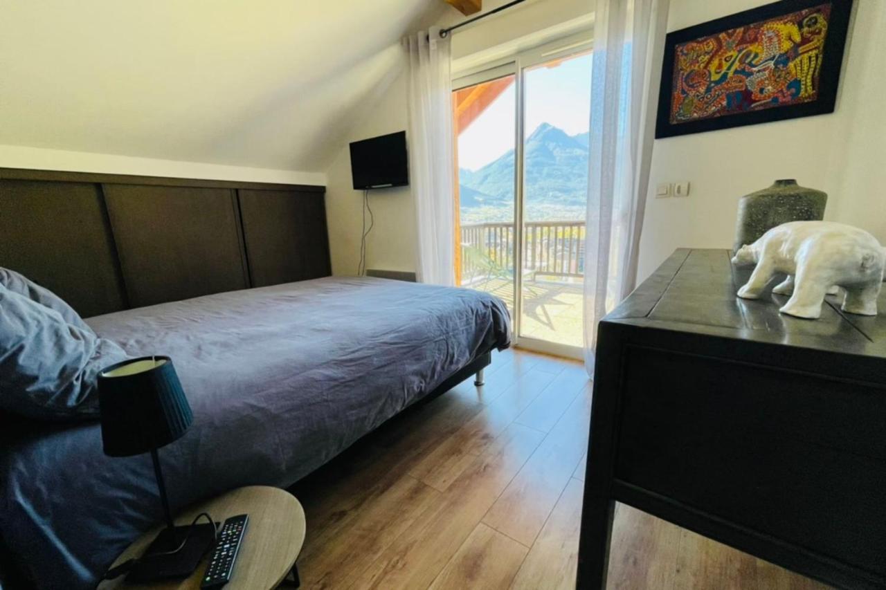 Large Chalet With Terrace And View In Briancon Apartment Екстериор снимка